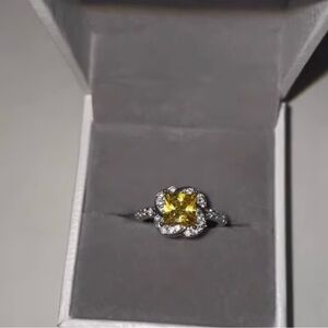 Yellow zirconia diamond flower silver Ring